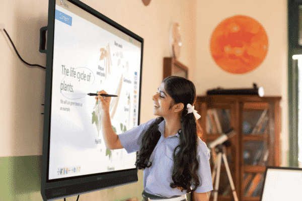 ViewBoard 52 Series Interactive whiteboard Built for Students